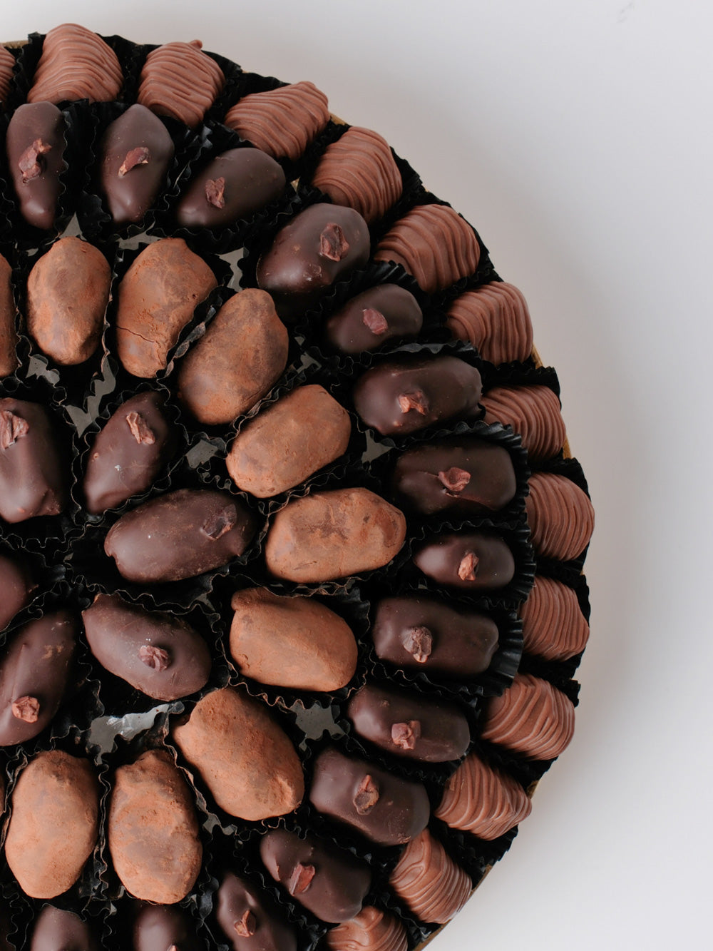 Khalas Dates in Bountiful Tray - Co Chocolat - Finally, Truly Healthy Chocolates